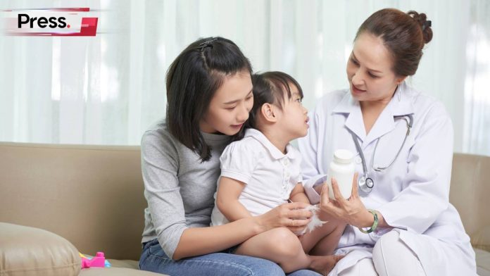 malaysian woman bringing her daughter to a johor women and children hospital